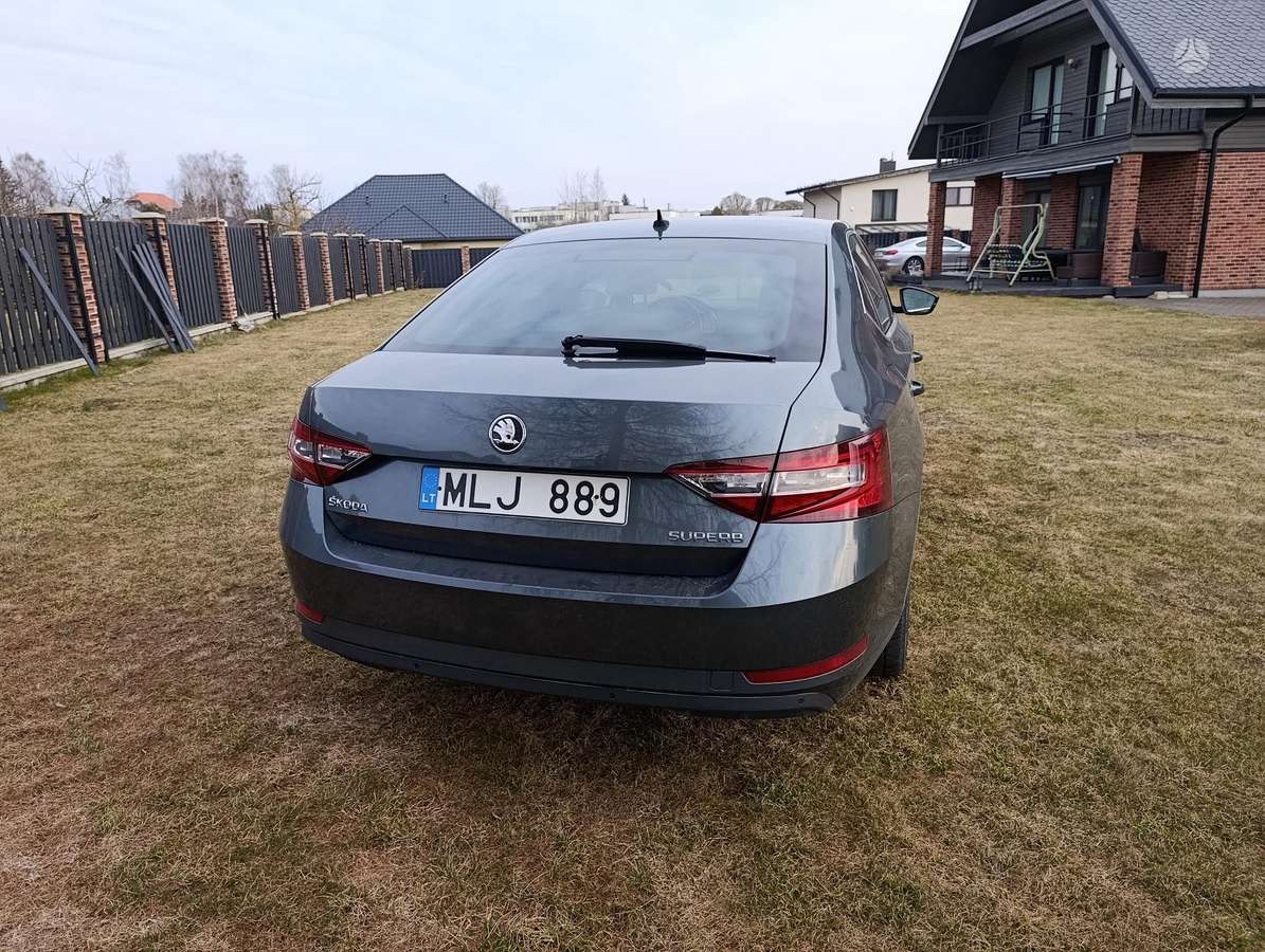 Skoda Superb, 2.0 l., Седан