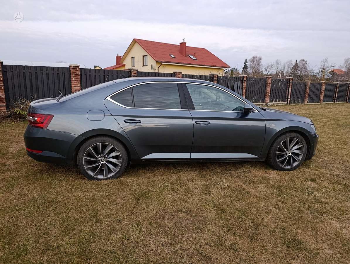 Skoda Superb, 2.0 l., Седан