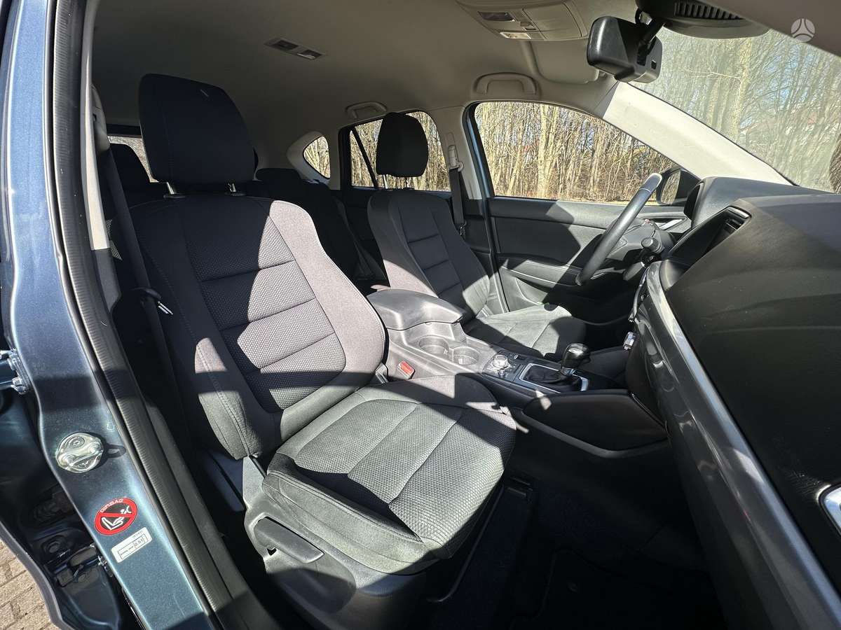 Mazda CX-5, 2.2 l., off-road / crossover