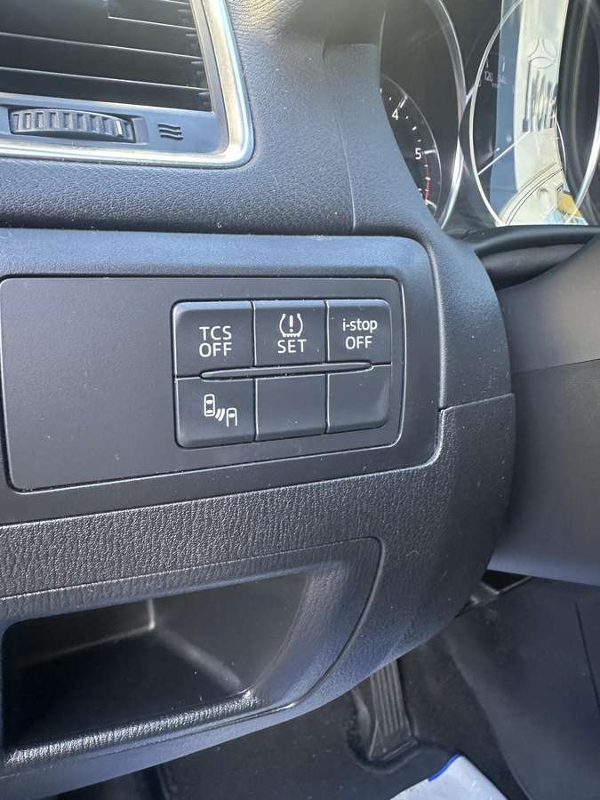 Mazda CX-5, 2.2 l., off-road / crossover