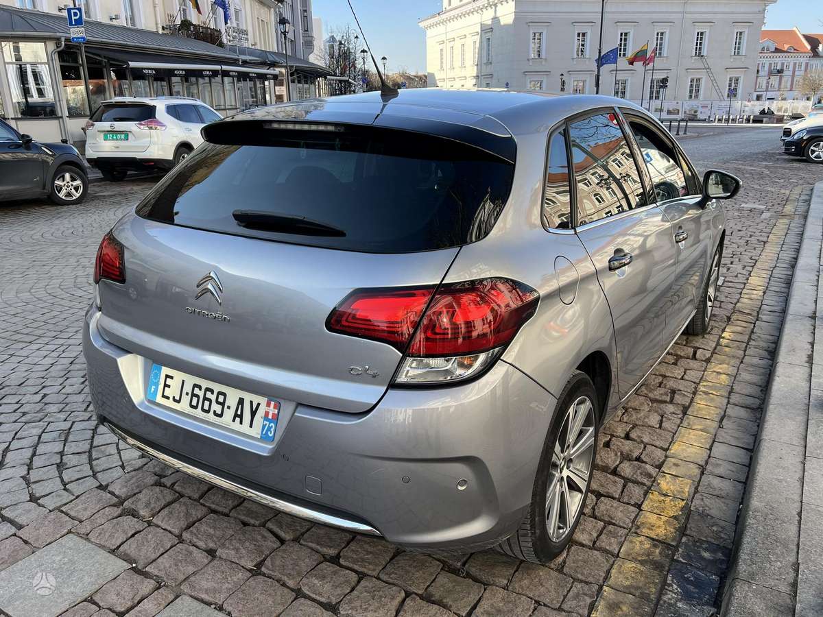Citroen C4, 1.2 l., Хэтчбек