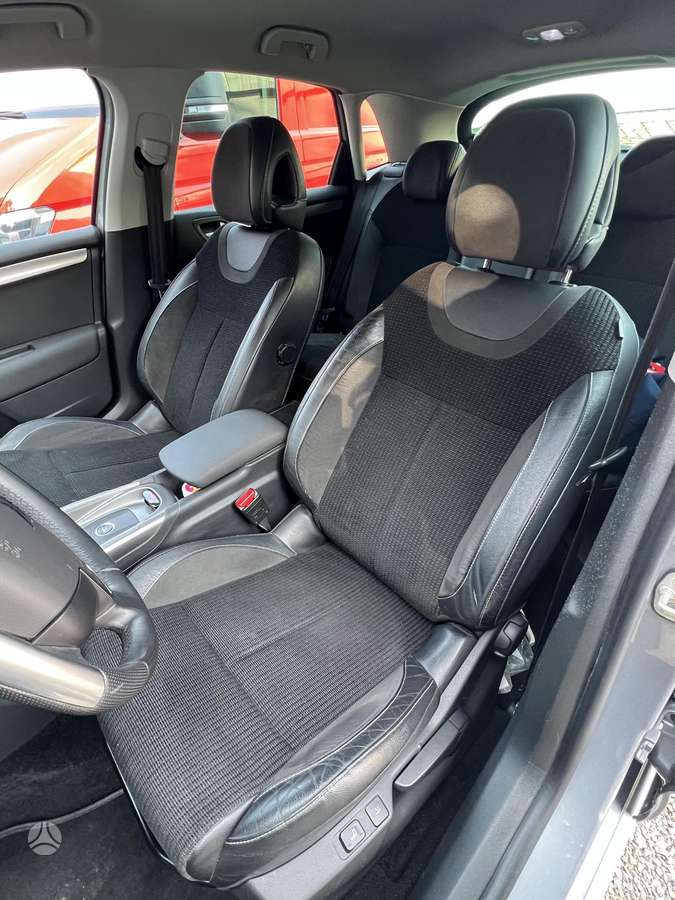 Citroen C4, 1.2 l., Хэтчбек