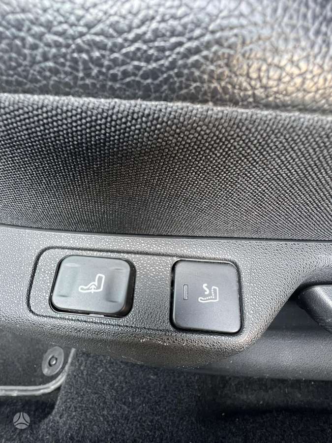 Citroen C4, 1.2 l., hatchback