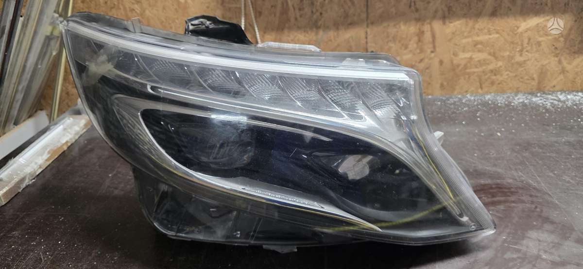 Mercedes-Benz V klasė lights