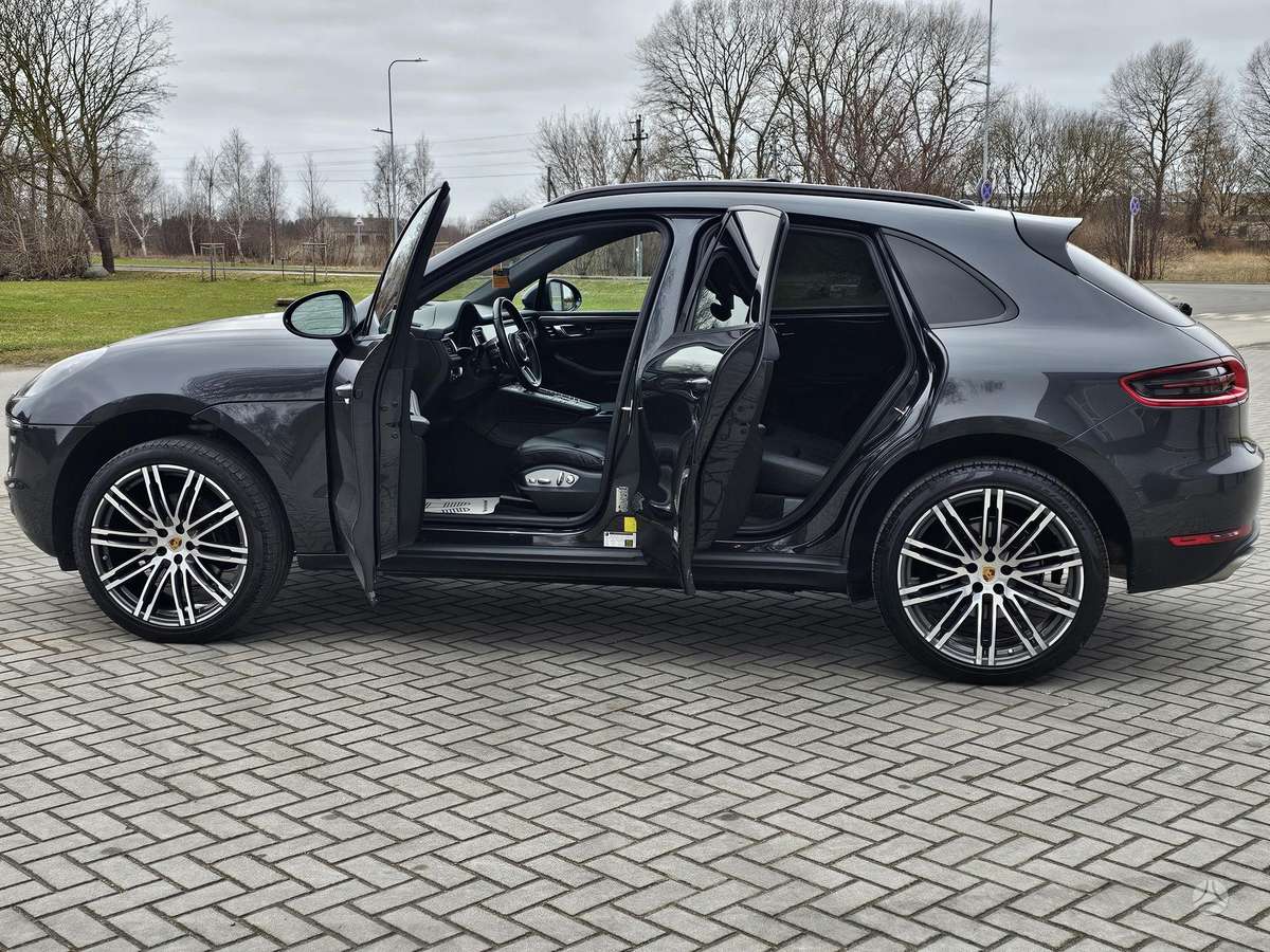 Porsche Macan, 2.0 l., off-road / crossover