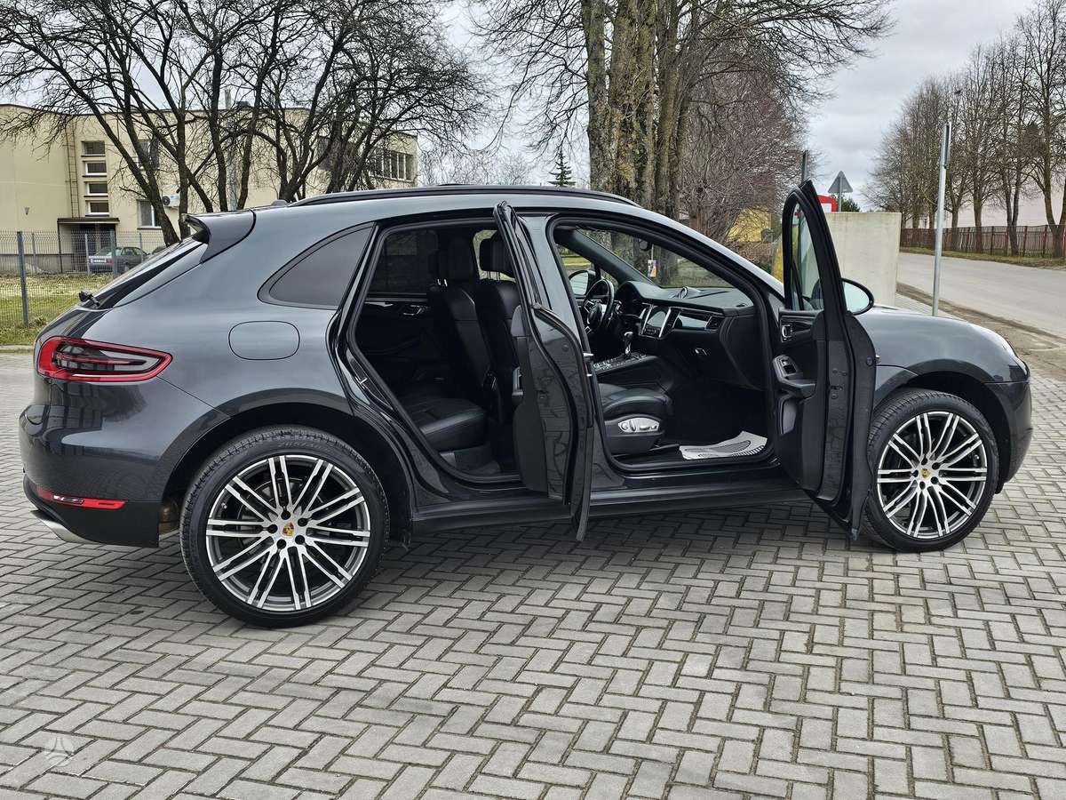 Porsche Macan, 2.0 l., off-road / crossover