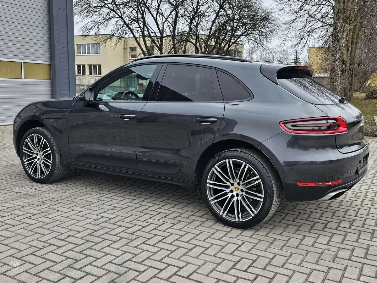 Porsche Macan, 2.0 l., off-road / crossover