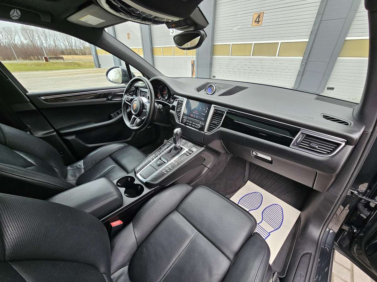 Porsche Macan, 2.0 l., off-road / crossover