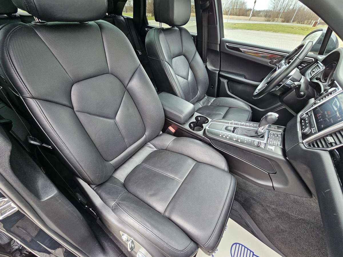 Porsche Macan, 2.0 l., off-road / crossover