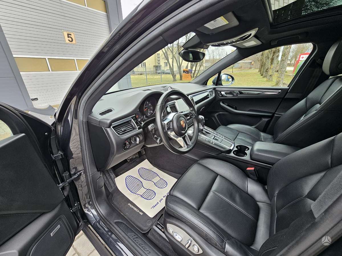 Porsche Macan, 2.0 l., off-road / crossover
