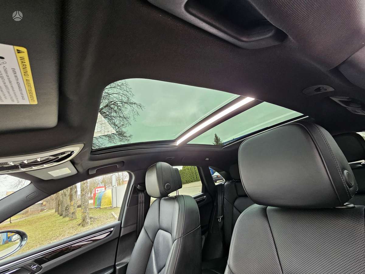 Porsche Macan, 2.0 l., off-road / crossover