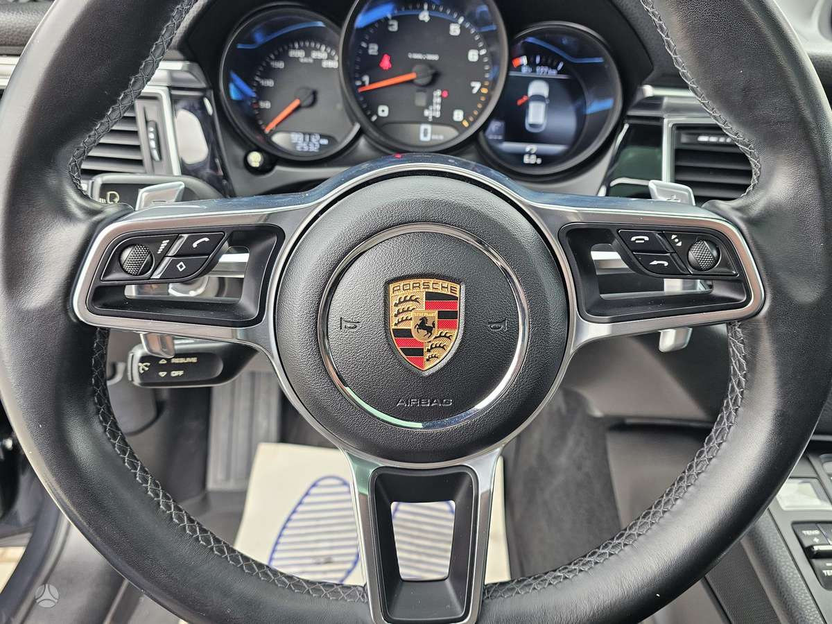 Porsche Macan, 2.0 l., Внедорожник / Кроссовер