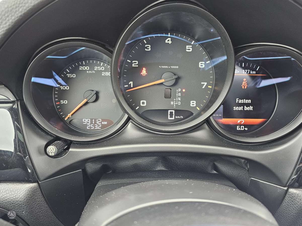 Porsche Macan, 2.0 l., off-road / crossover