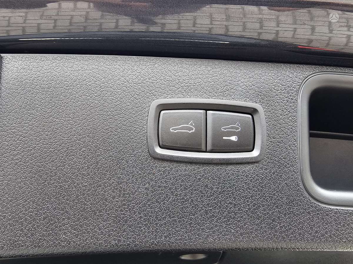 Porsche Macan, 2.0 l., off-road / crossover