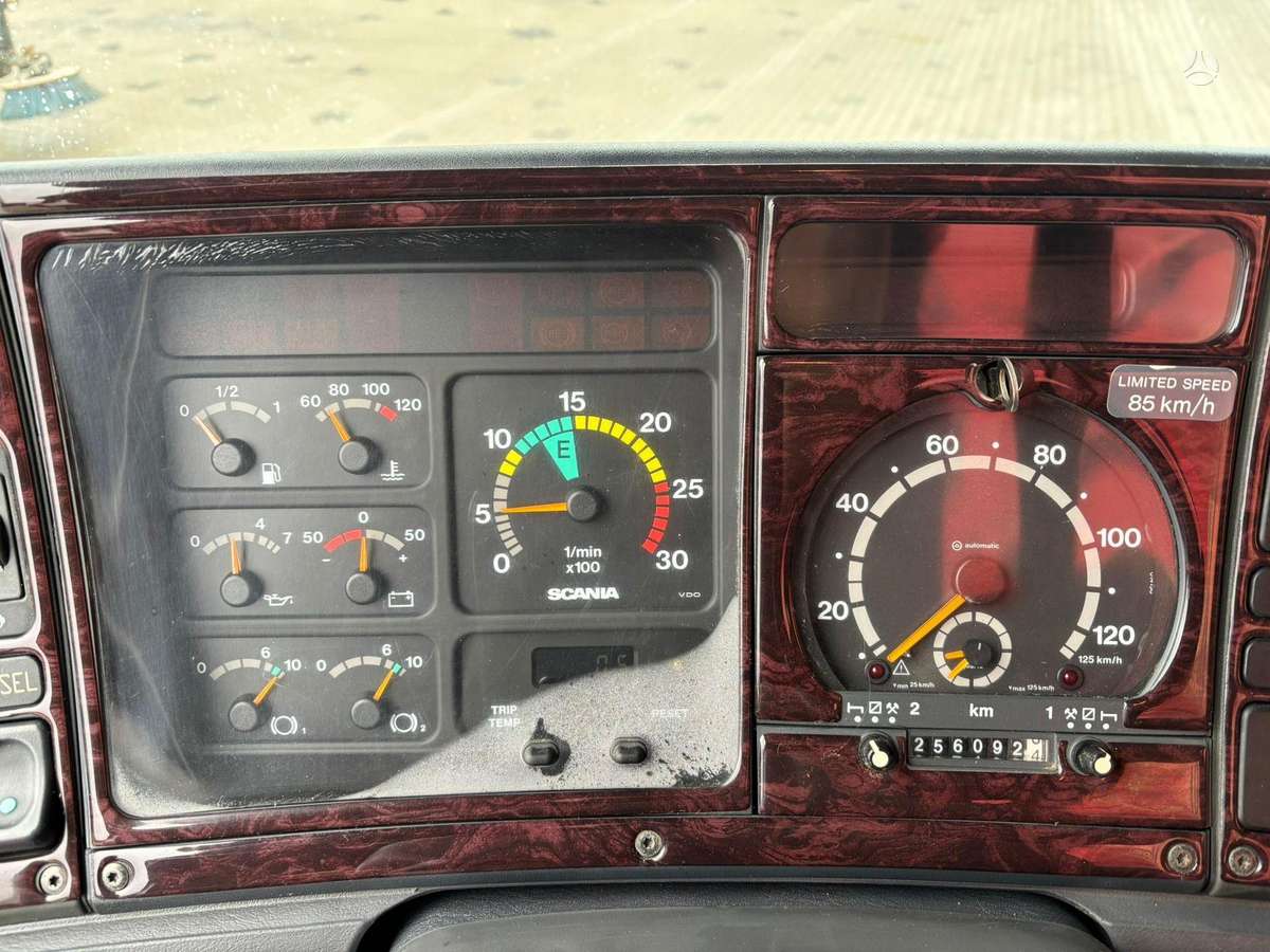 Scania P 94 4x2, самосвалы с краном
