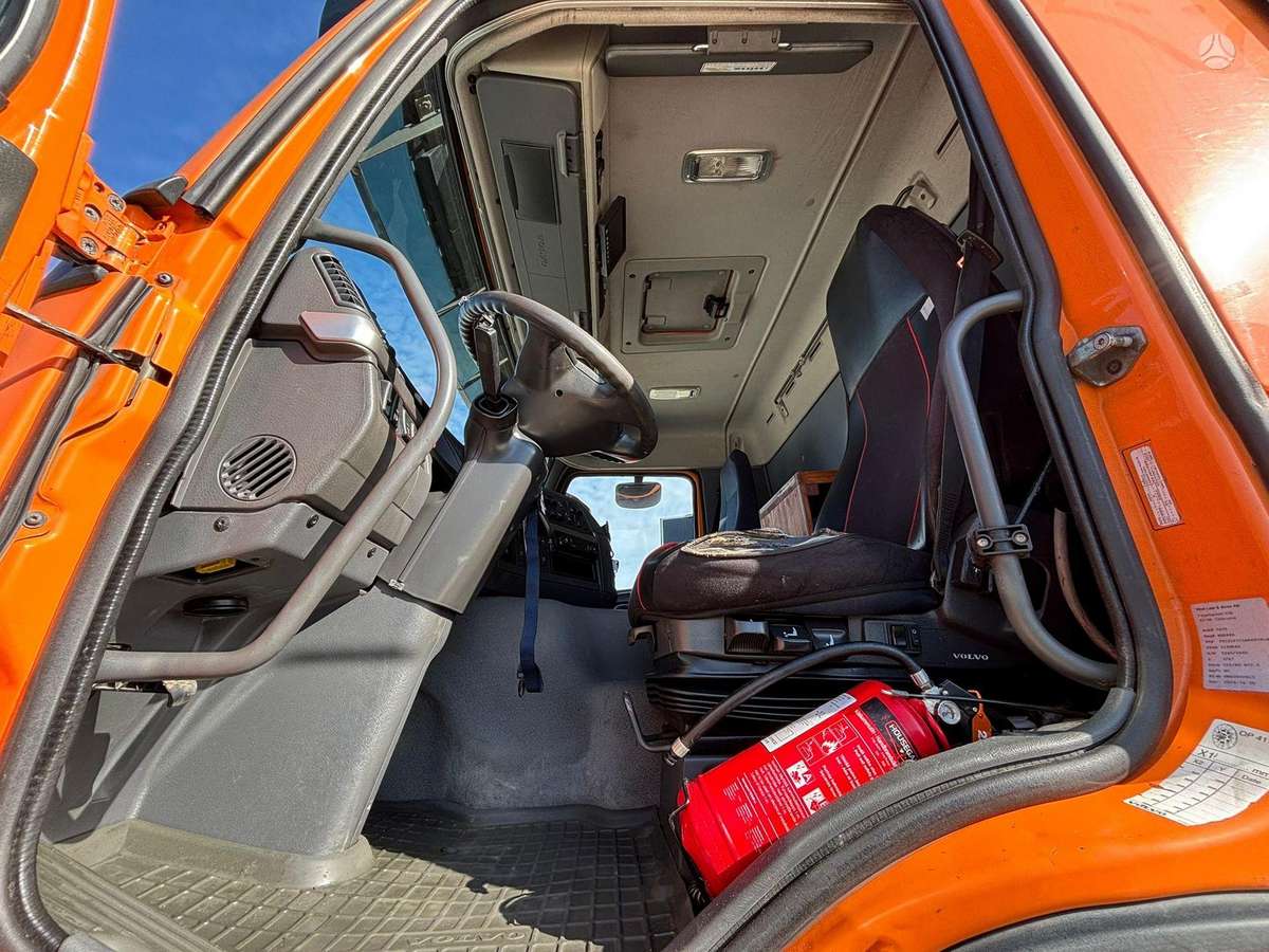 Volvo FM 410 6x2*4, с краном