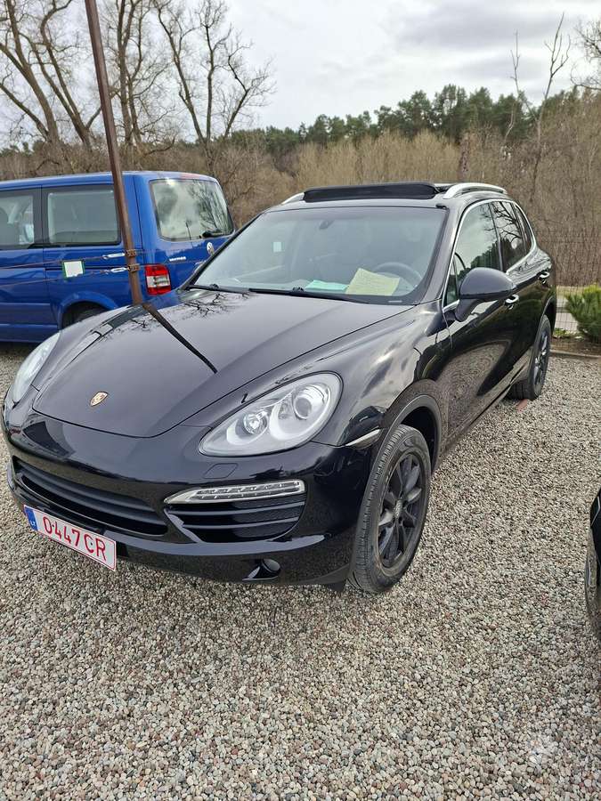 Porsche Cayenne - 1