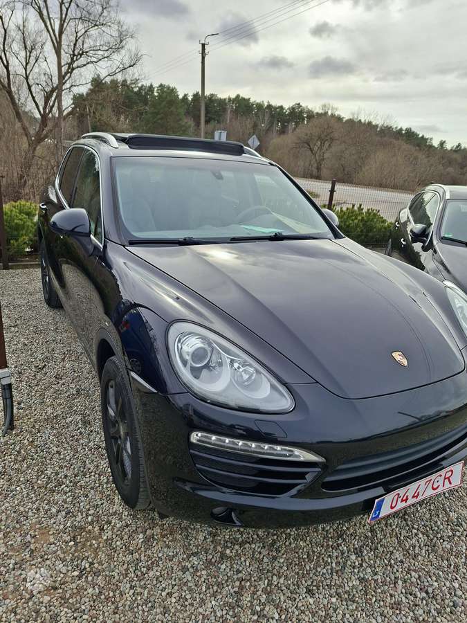 Porsche Cayenne - 2