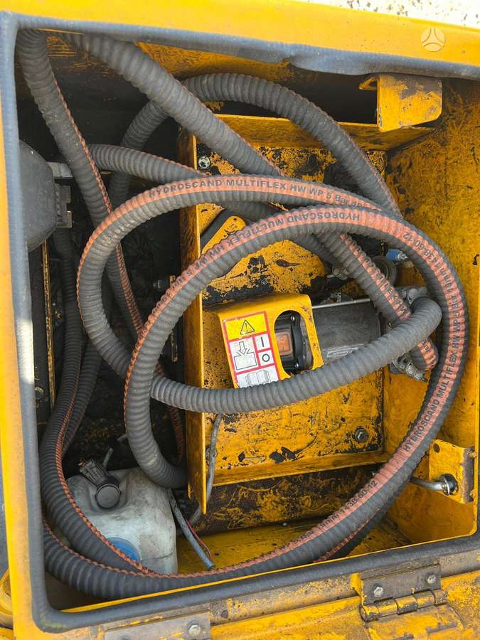 JCB JS 145W, excavator