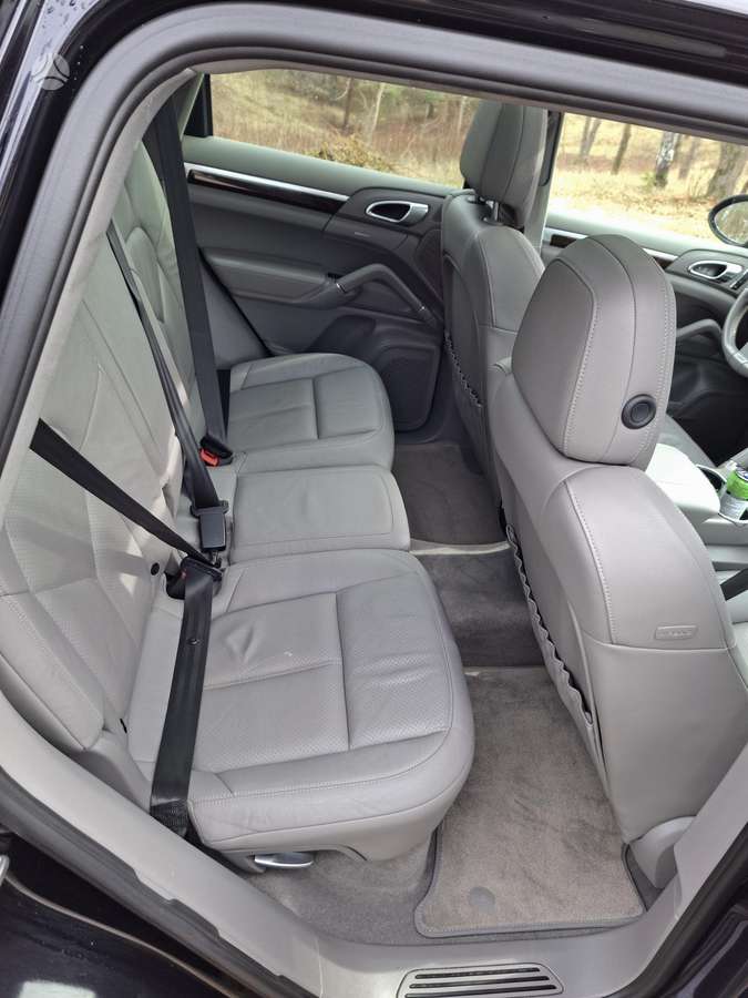 Porsche Cayenne - 7