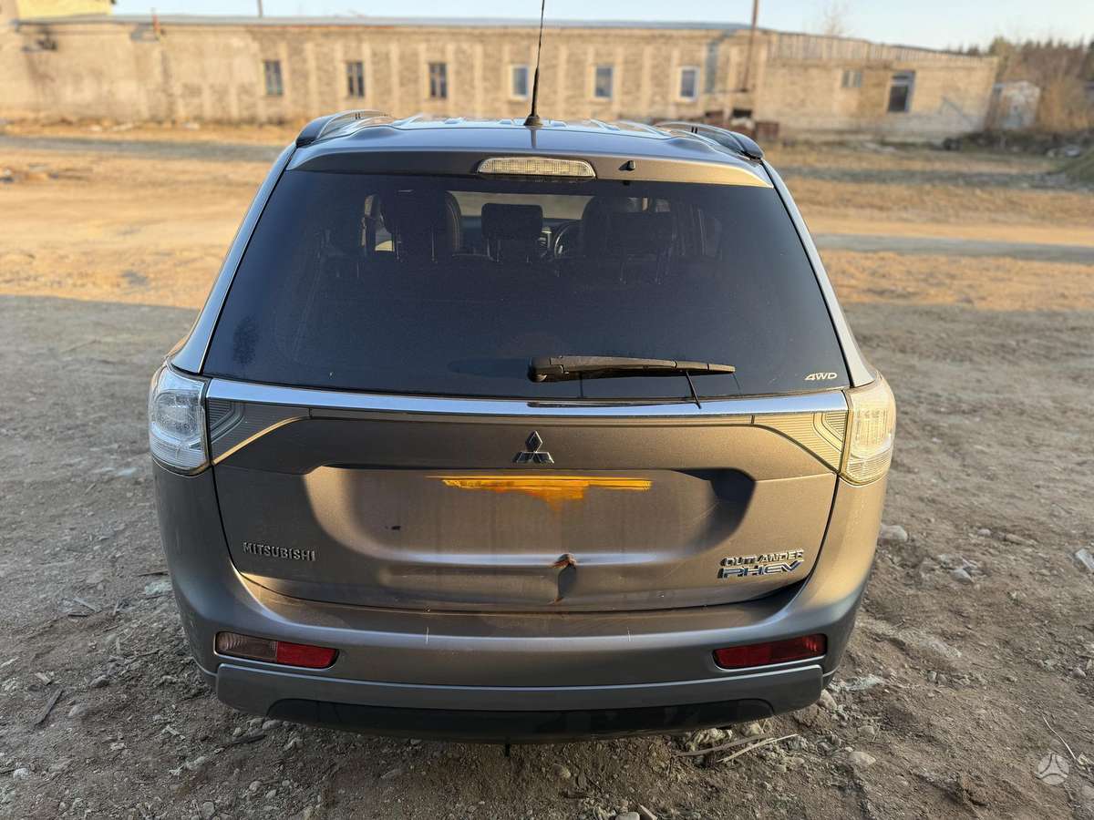 Mitsubishi Outlander dalimis. Outlander phev dalimis