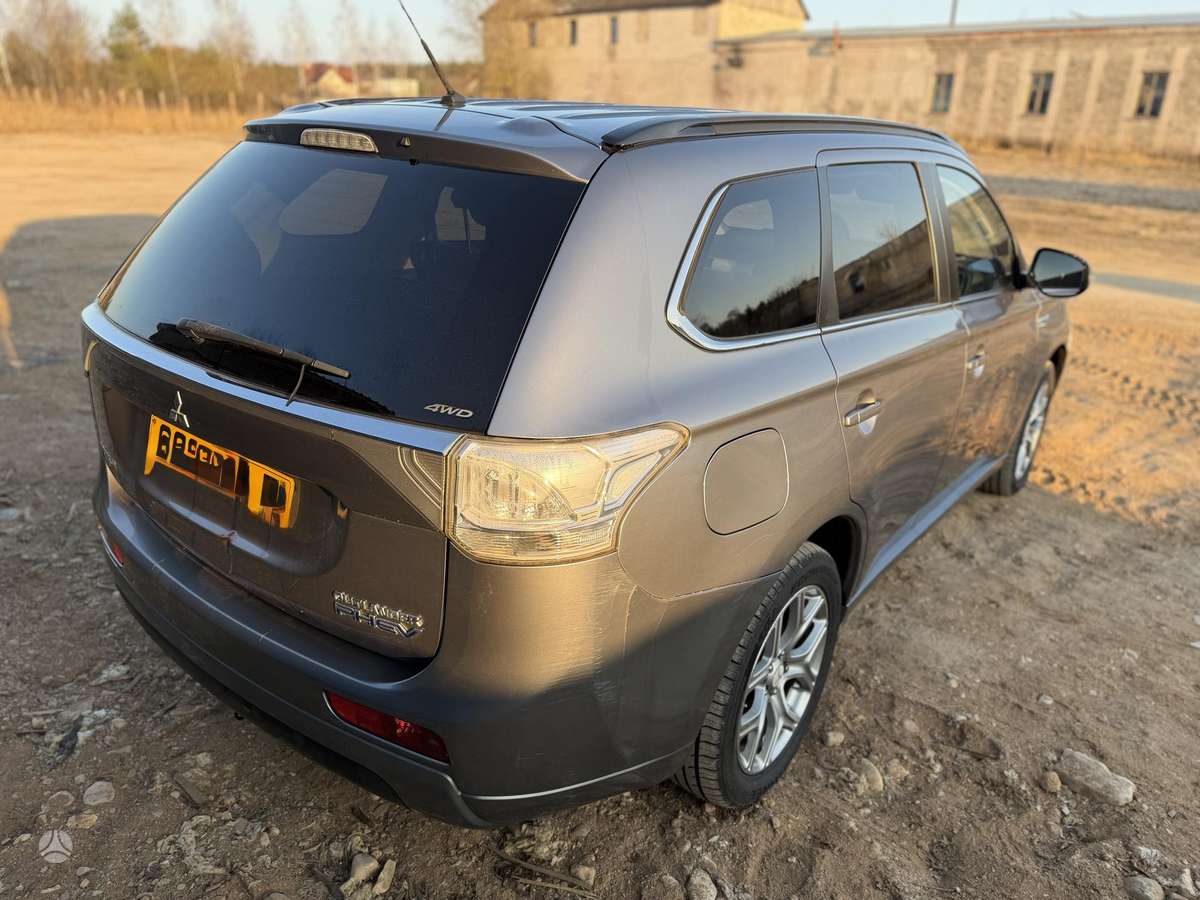 Mitsubishi Outlander dalimis. Outlander phev dalimis