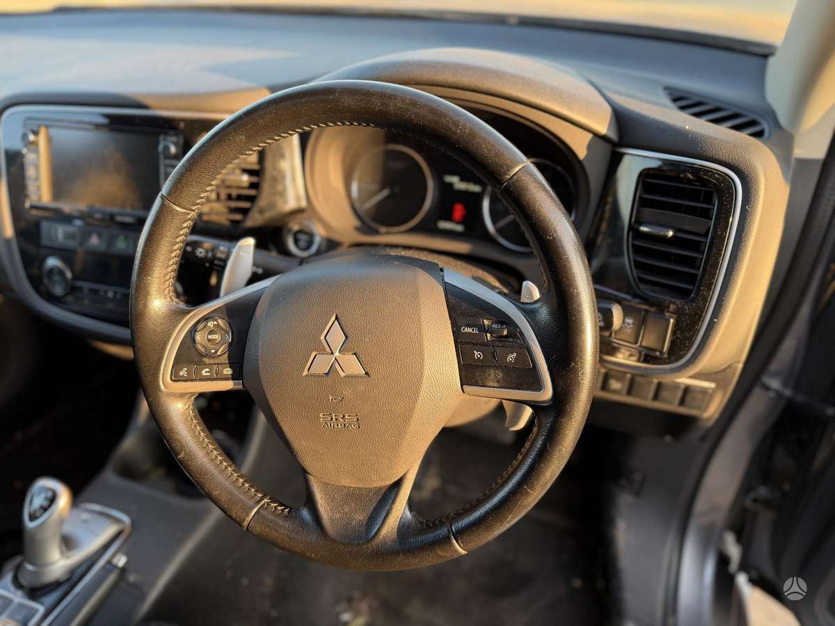 Mitsubishi Outlander по частям. Outlander phev dalimis