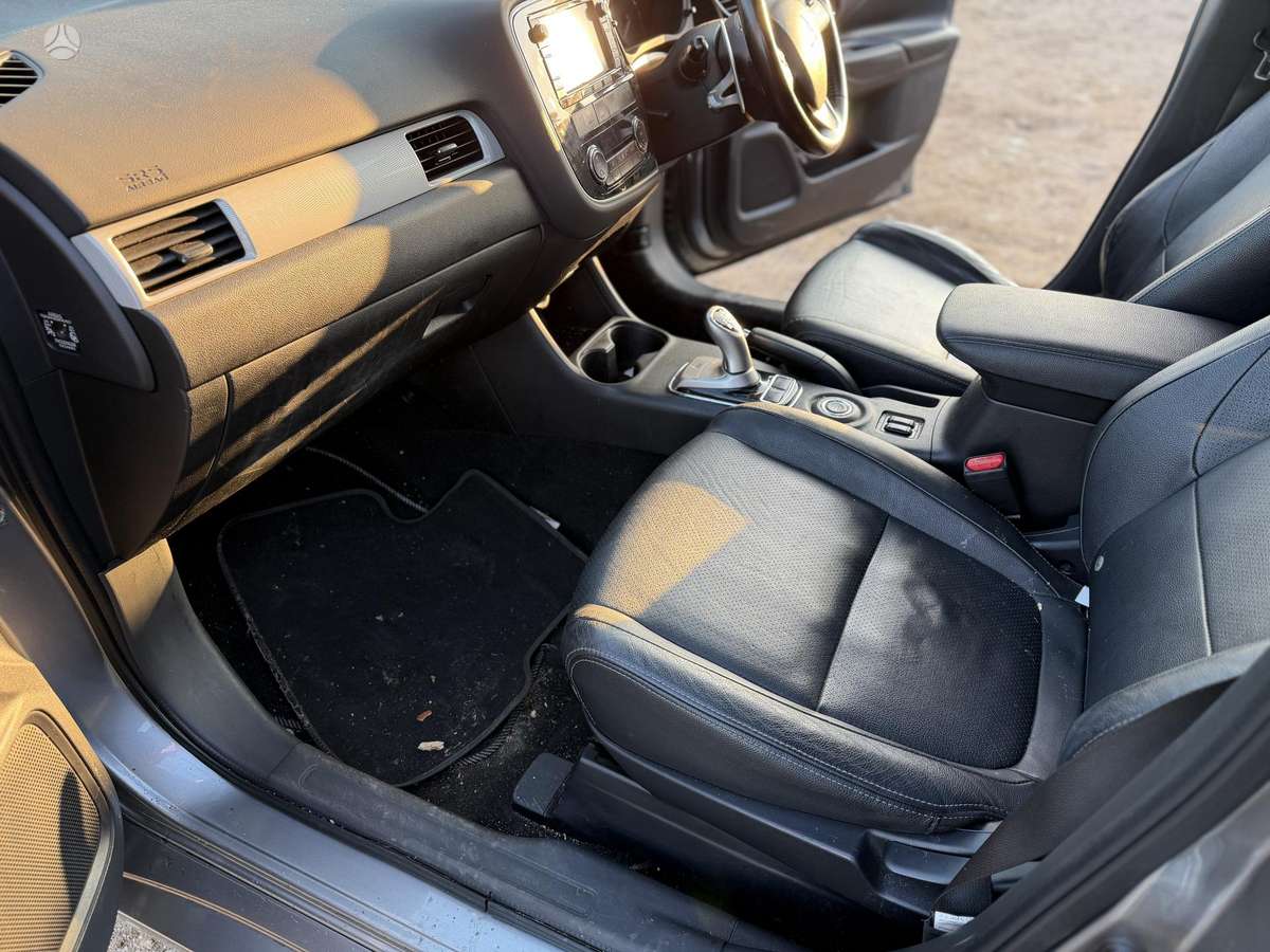 Mitsubishi Outlander dalimis. Outlander phev dalimis