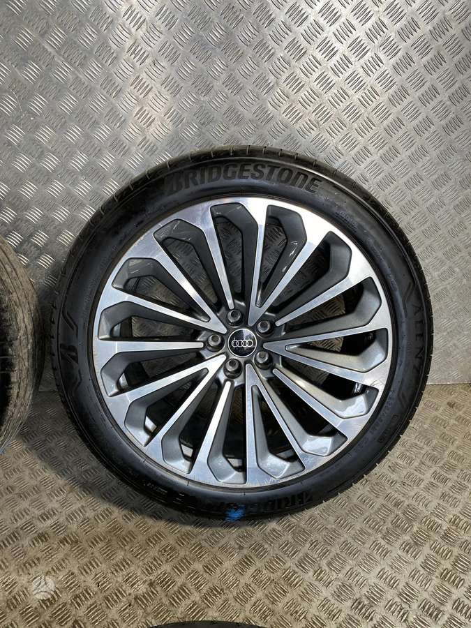 Audi Q8 e-tron, light alloy, R21