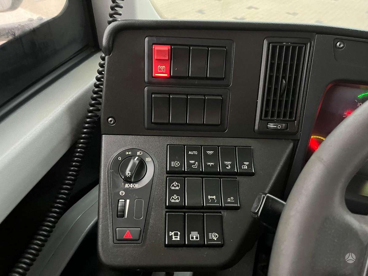 Volvo B8RLE 8900 6x2, miesto