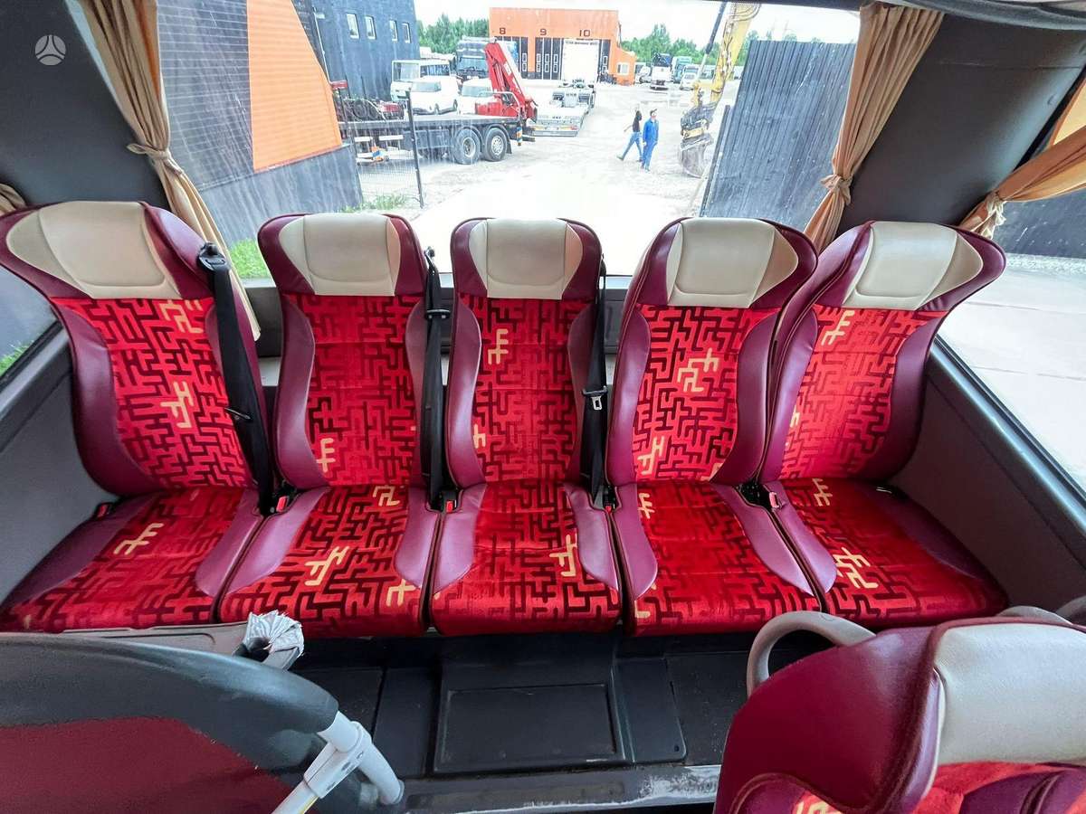 Isuzu Visigo 4x2, intercity / suburban
