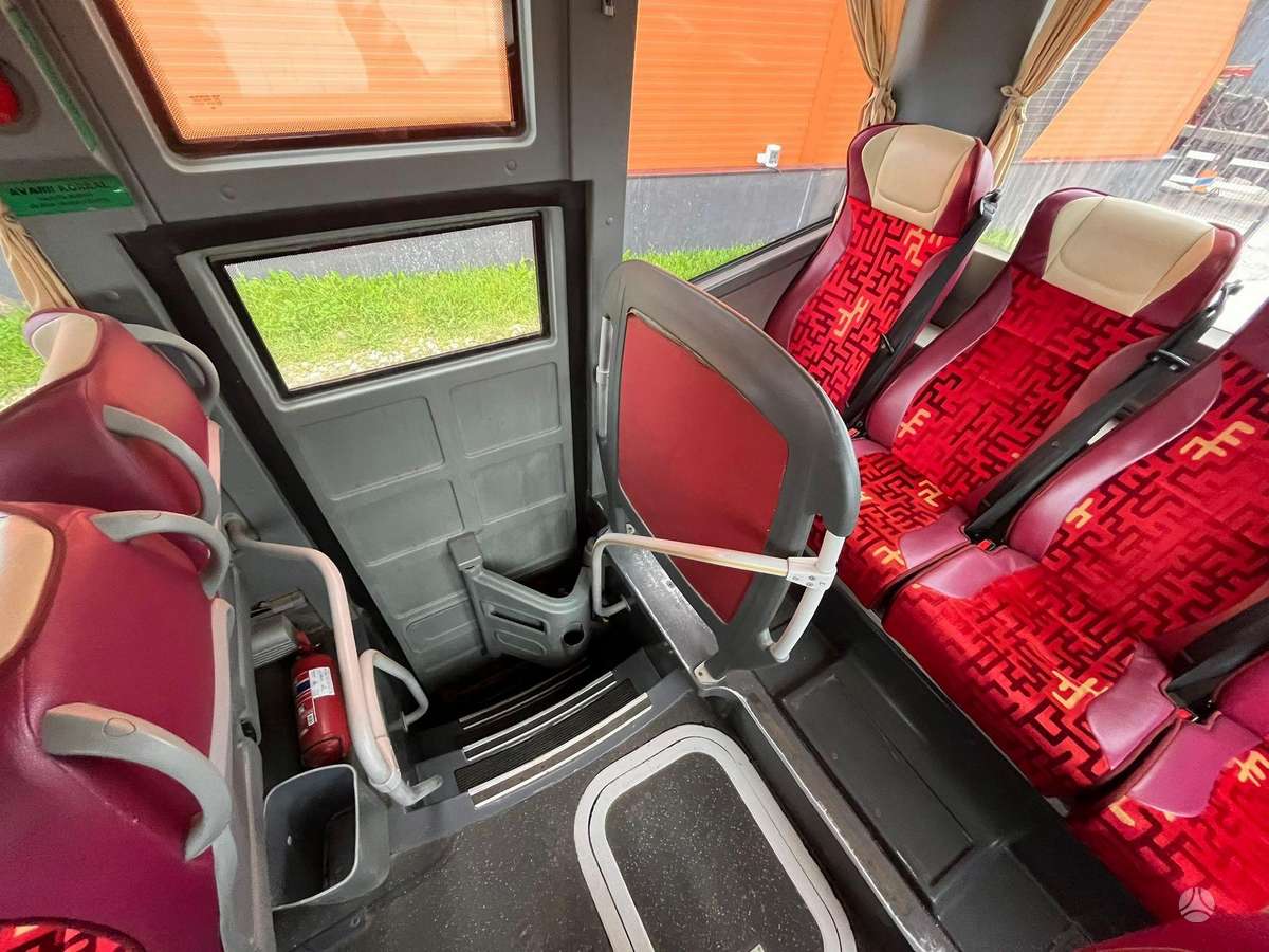 Isuzu Visigo 4x2, intercity / suburban