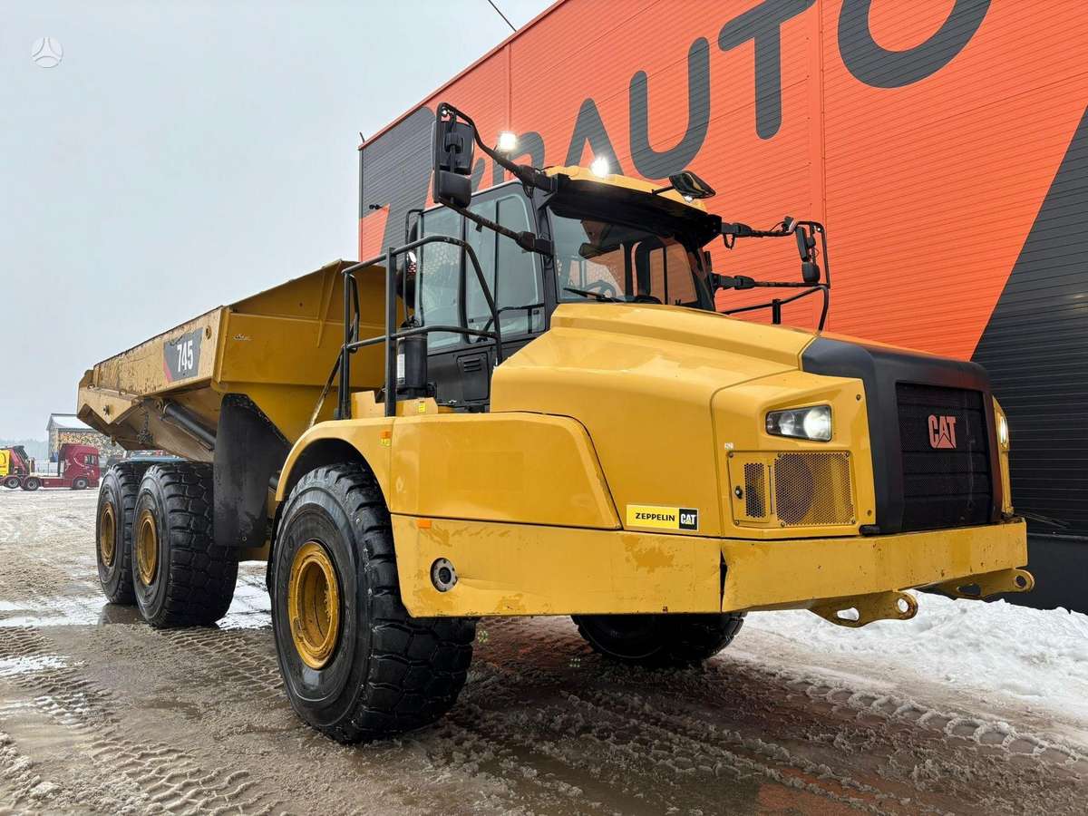 Caterpillar 745 6x6, самосвалы