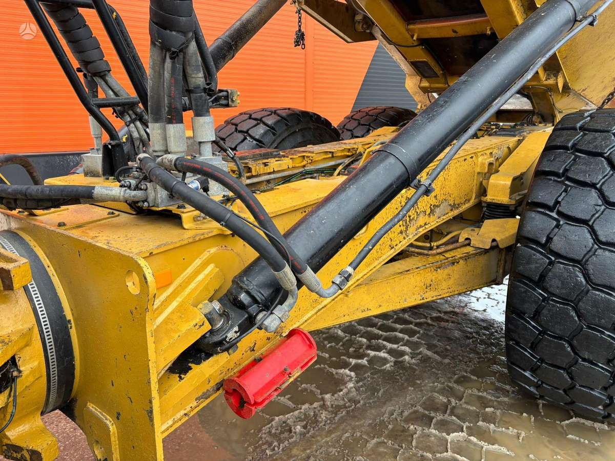Caterpillar 745 6x6, самосвалы