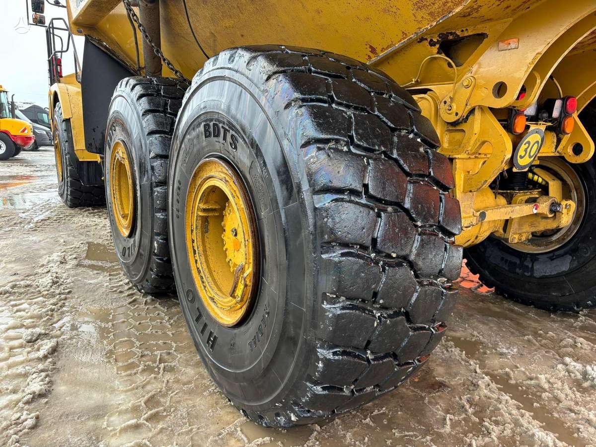 Caterpillar 745 6x6, самосвалы