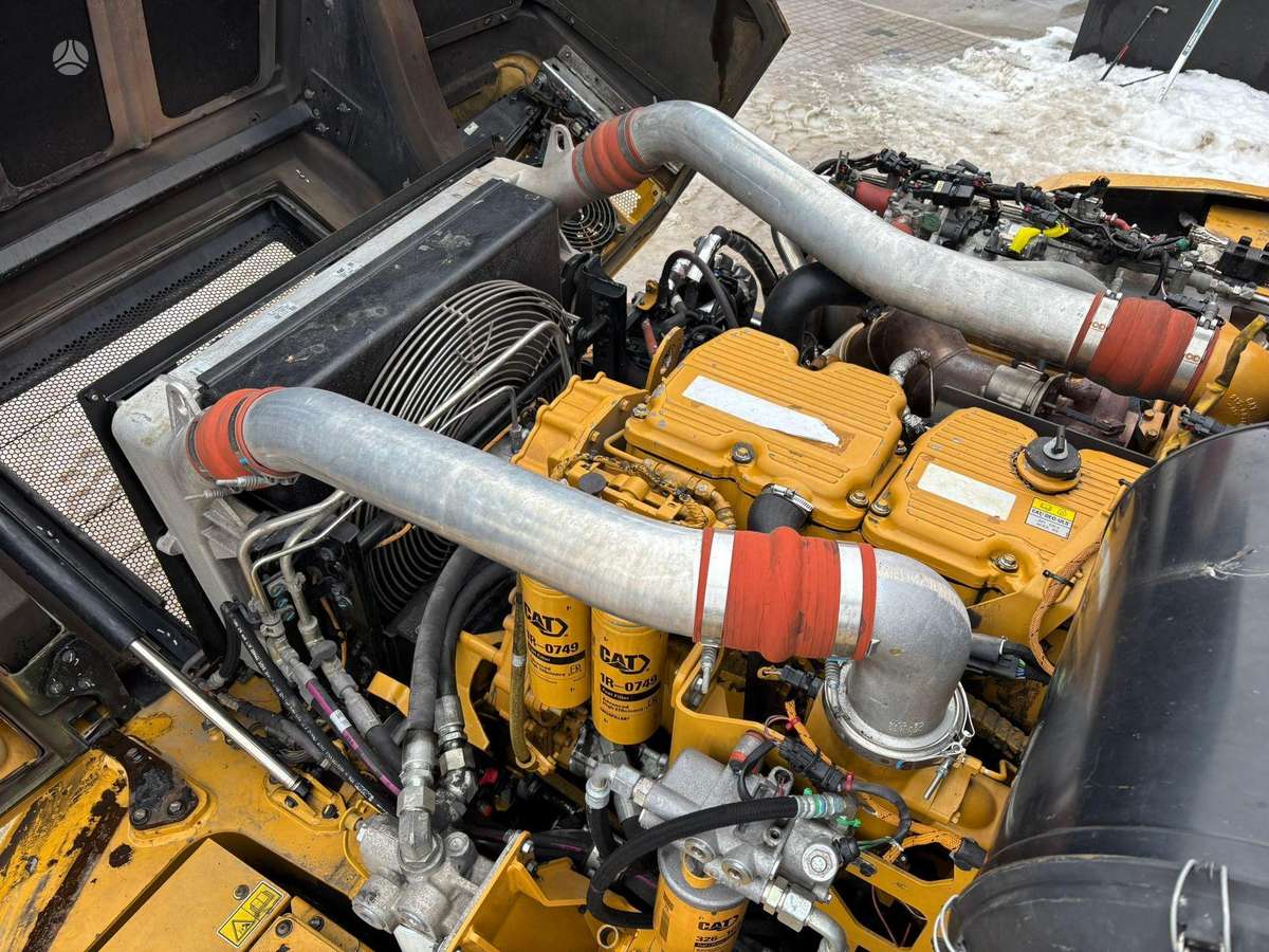 Caterpillar 745 6x6, самосвалы