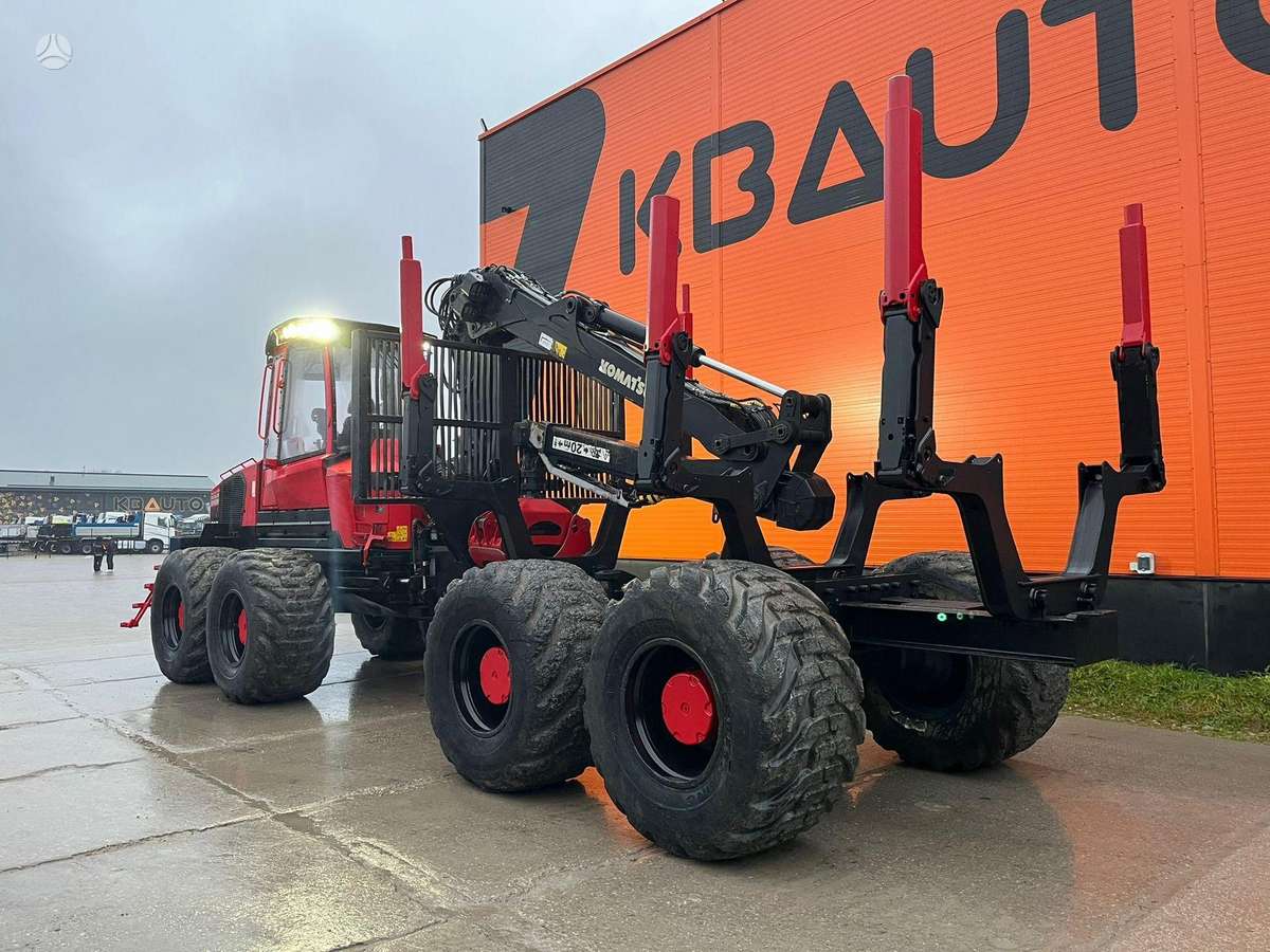 Komatsu 895 8x8, forwarders