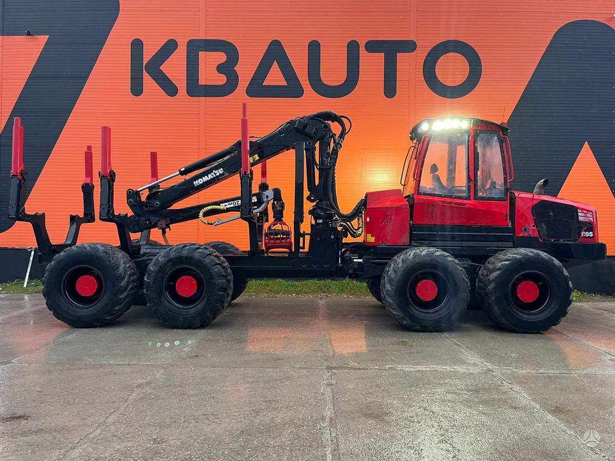 Komatsu 895 8x8, forwarders