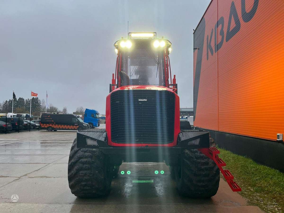 Komatsu 895 8x8, forwarders