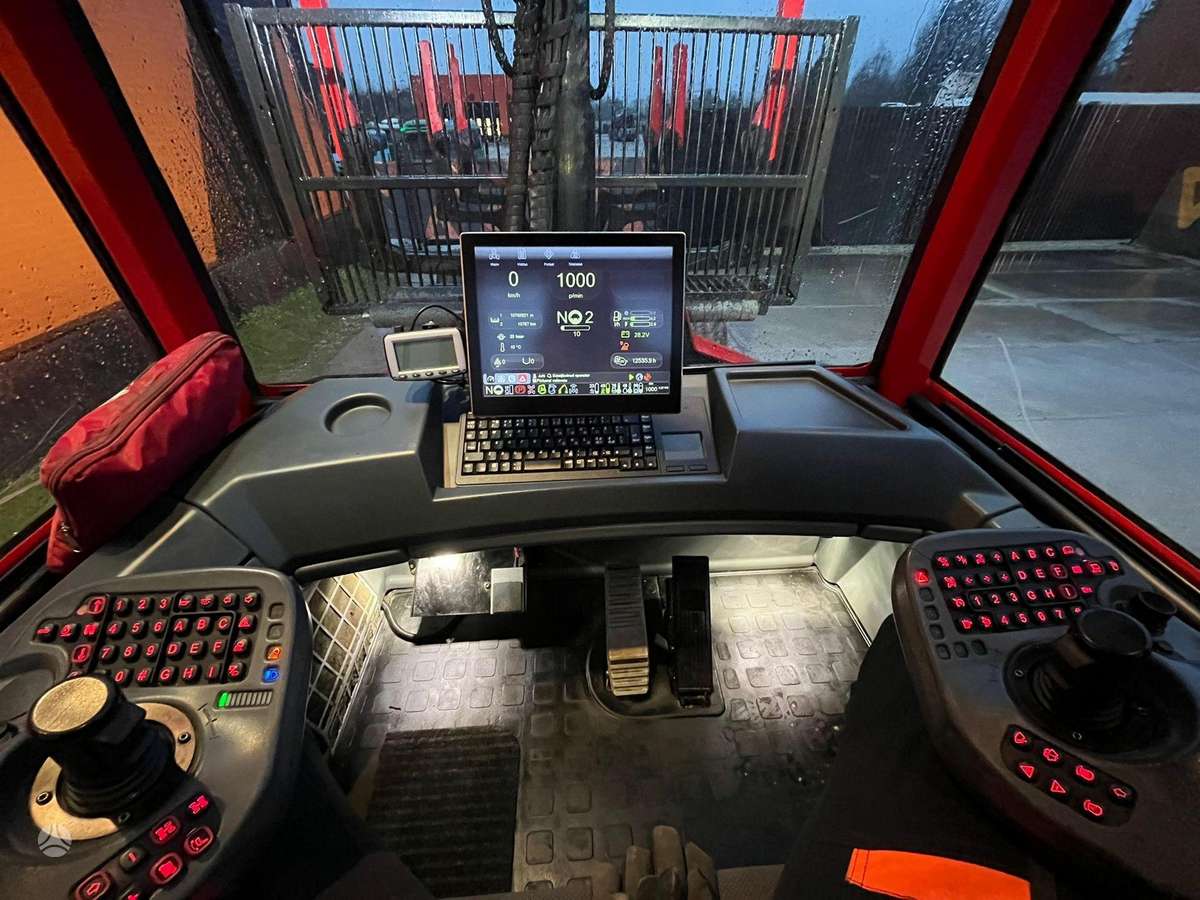 Komatsu 895 8x8, forwarders
