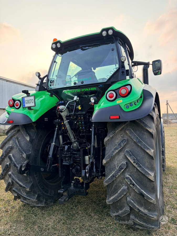 Deutz-Fahr 6215, tractors