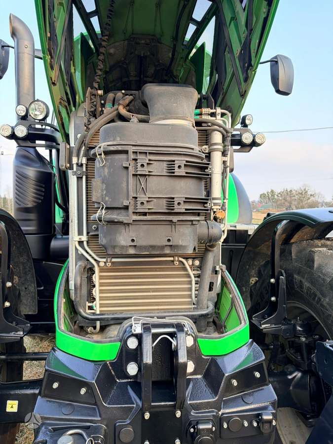 Deutz-Fahr 6215, tractors