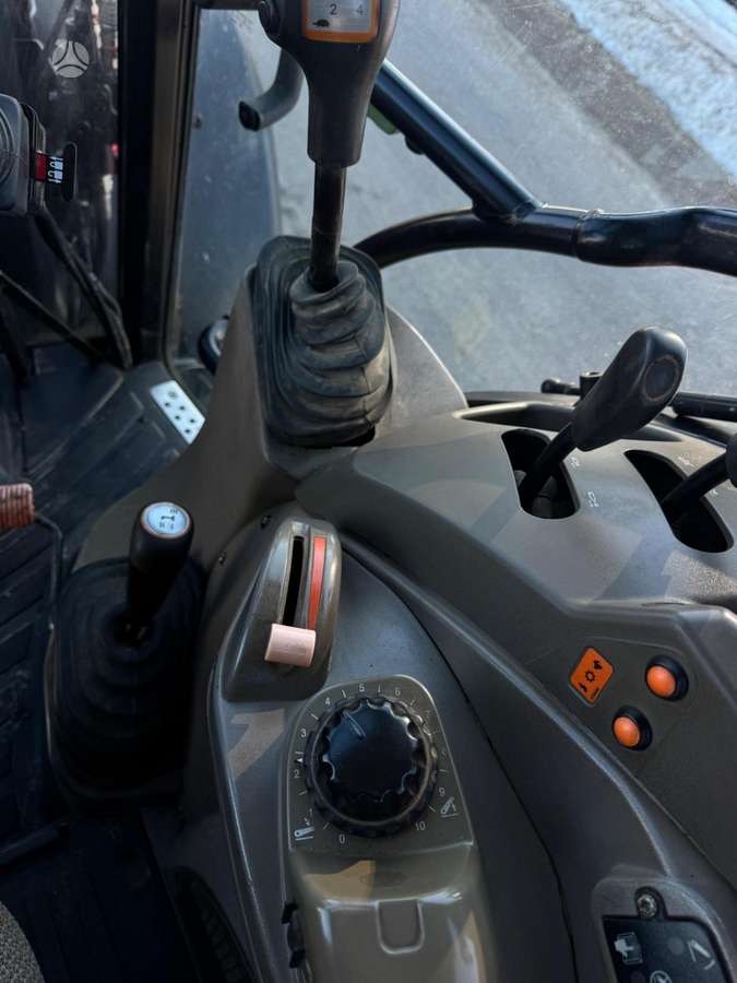 Case 115U MAXXUM, tractors