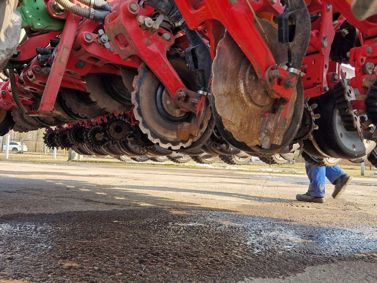 Vaderstad Tempo V12, seeders, planters