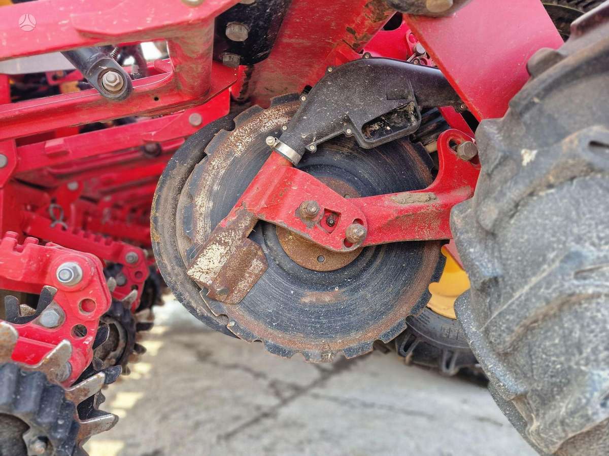 Vaderstad Tempo V12, seeders, planters
