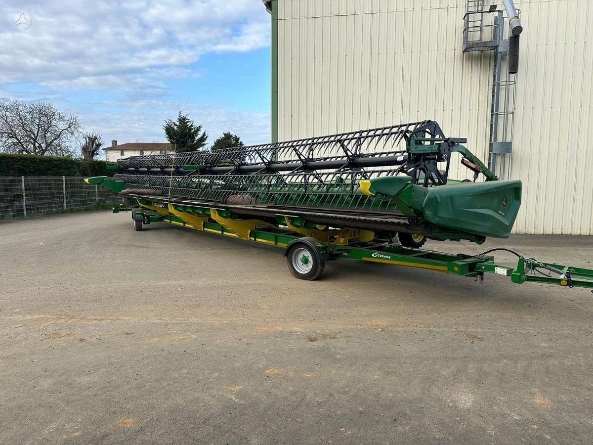John Deere 9X1100, kombainai
