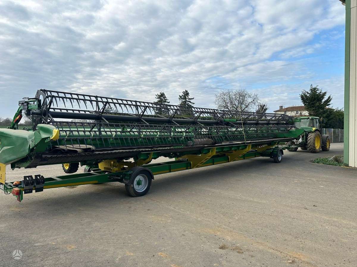 John Deere 9X1100, combine harvesters