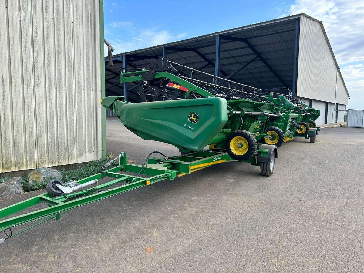 John Deere 9X1100, kombainai