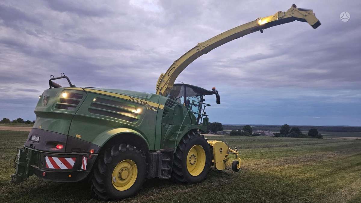 John Deere 8400, самоходные измельчители