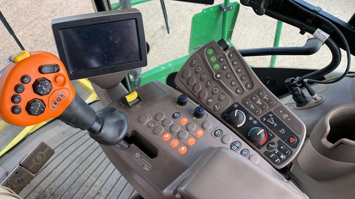 John Deere 8400, самоходные измельчители